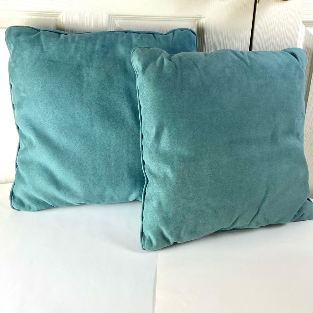 Set of 2 Ocean Blue/Green Colored Accent Pillows